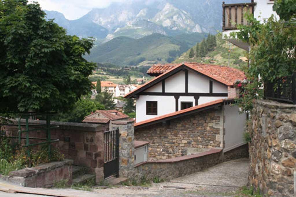 Apartamentos Casa De La Abuela Potes Extérieur photo